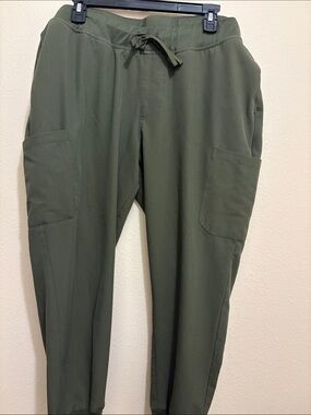 Mandala jogger pants in olive in XL petite